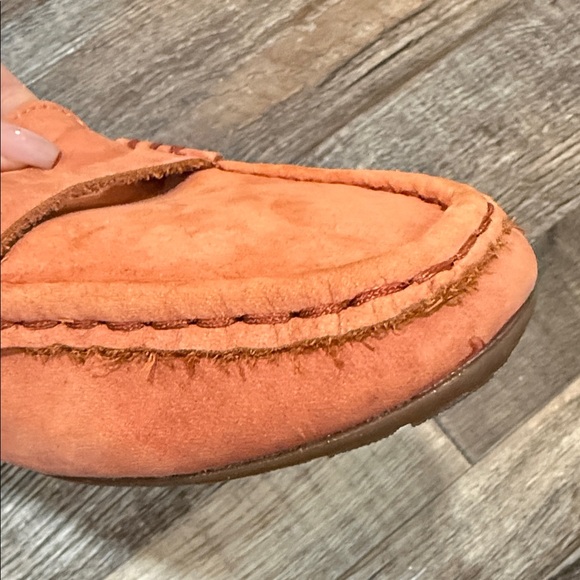 Blondo Women's Shelby Waterproof Leather Orange Flats Size 6 - Picture 5 of 7